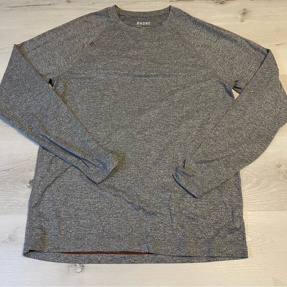 Rhone Reign Long SleeveSoft Sweat-Wicking Top -  Medium